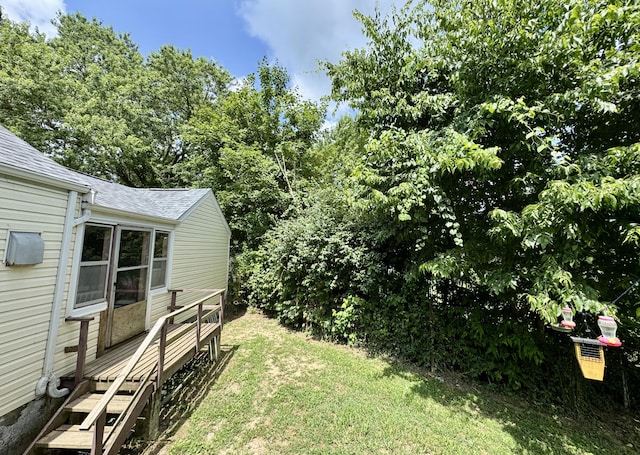 12155 Riggs Rd, Independence, KY 41051 - view of grassy yard featuring a wooden deck