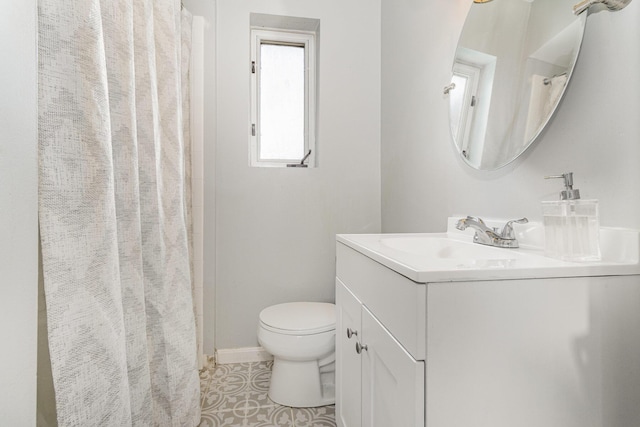 65 W Crittenden Ave, Fort Wright, KY 41011 - full bathroom featuring vanity, tile patterned floors, and curtained shower