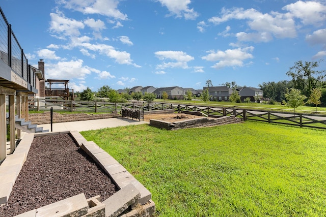 1353 Dominion Trl, Hebron, KY 41048 - view of yard with a garden and a residential view