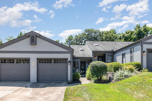 2646 Bryan Station Ln, Crestview Hills, KY 41017 - ranch-style home featuring driveway, an attached garage, a front lawn, and a shingled roof