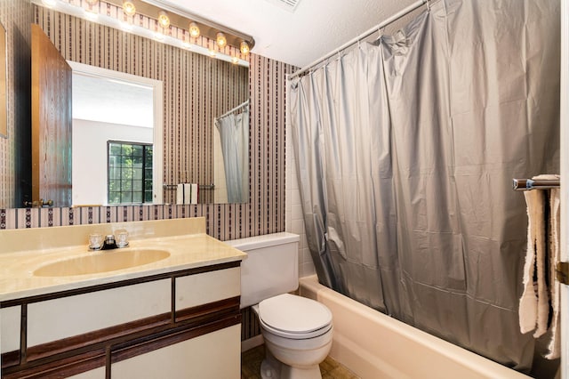 2646 Bryan Station Ln, Crestview Hills, KY 41017 - bathroom with wallpapered walls, vanity, and shower / bath combo