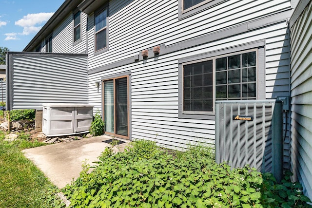 2646 Bryan Station Ln, Crestview Hills, KY 41017 - rear view of property featuring a patio