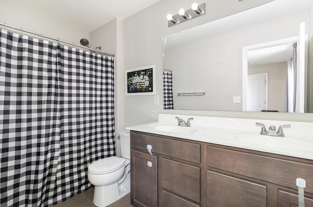 928 Darlington Creek Dr, Alexandria, KY 41001 - full bathroom with double vanity and a shower with curtain