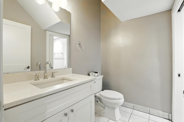 310 W Robbins St, Covington, KY 41011 - half bath featuring toilet and vanity