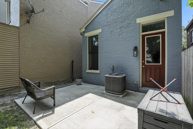 310 W Robbins St, Covington, KY 41011 - view of patio