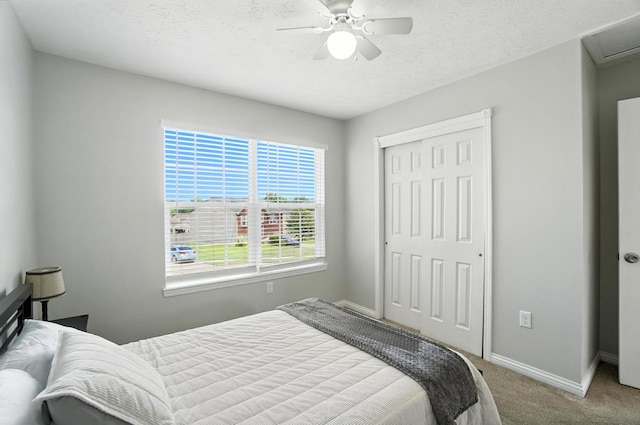 1625 Hogan Ln, Florence, KY 41042 - carpeted bedroom featuring a closet and ceiling fan