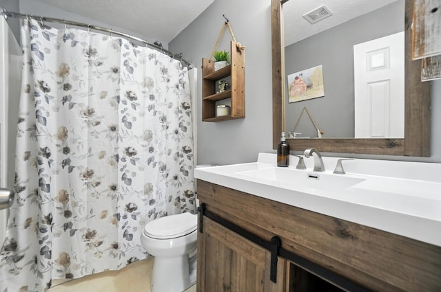 1625 Hogan Ln, Florence, KY 41042 - full bathroom featuring vanity, a textured ceiling, and curtained shower