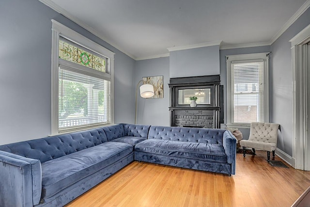 3141 Beech Ave, Covington, KY 41015 - living room featuring wood finished floors and crown molding