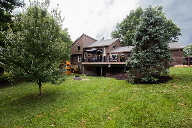 108 Regency Ct, Highland Heights, KY 41076 - rear view of property featuring a wooden deck and a hot tub