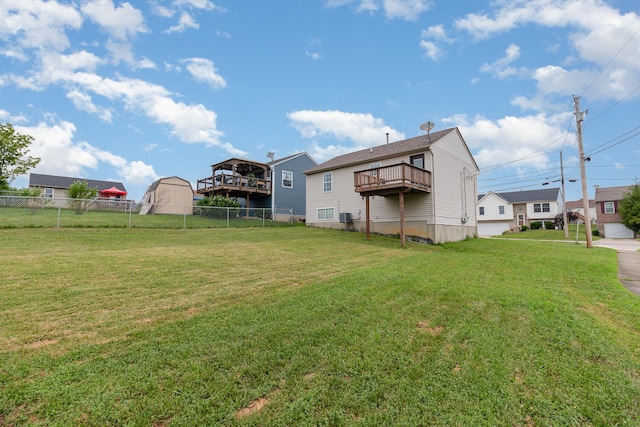 1539 Raintree Ct, Elsmere, KY 41018 - back of property with a deck