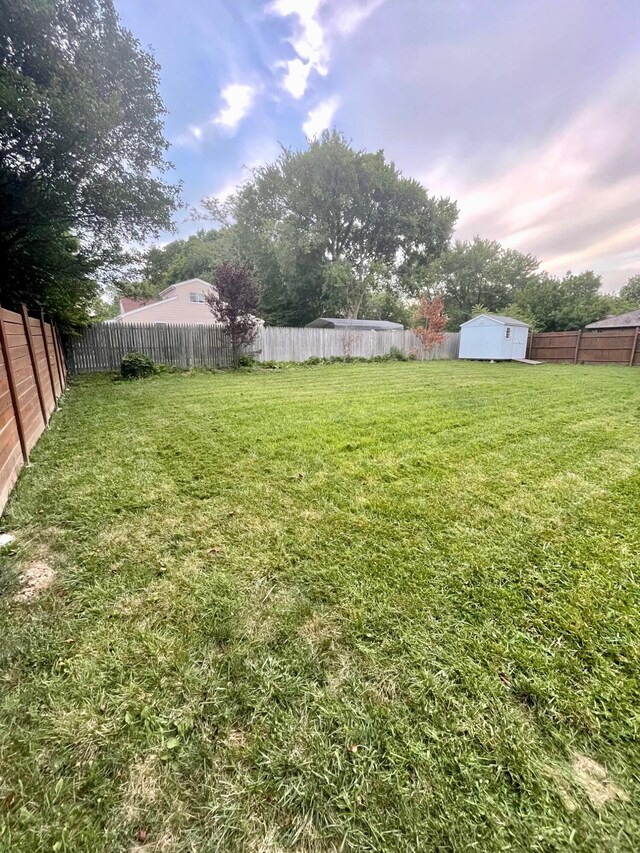 2543 Enid Ave, Crescent Springs, KY 41017 - fenced backyard featuring a shed