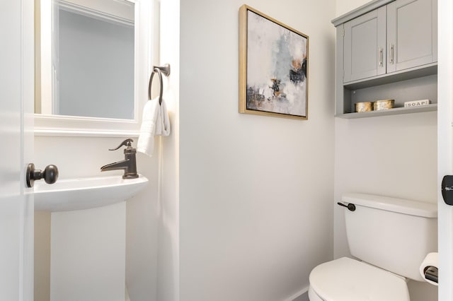 343 Rossford Ave, Fort Thomas, KY 41075 - bathroom featuring toilet