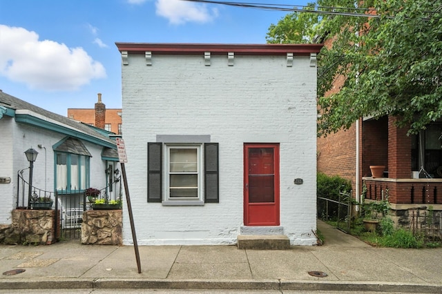 723 Main St, Covington, KY 41011 - photo 1
