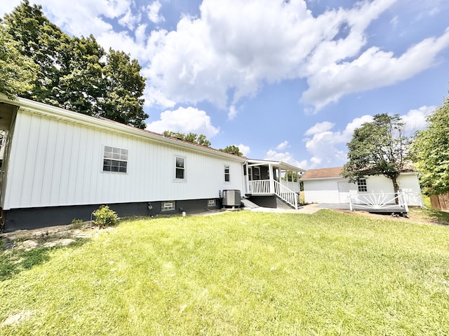 13165 Burns Rd, California, KY 41007 - rear view of property featuring a yard and a porch