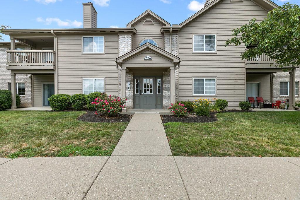 2316 Northmoor Ln Unit 207, Burlington, KY 41005 - photo 1