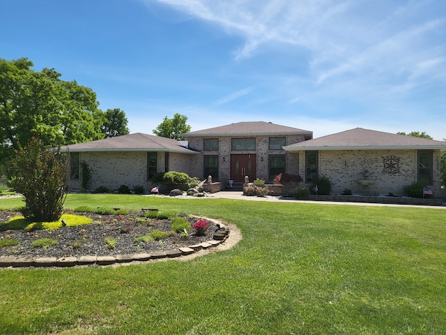 5809 Taylor Mill Rd, Covington, KY 41015 - prairie-style home with a front lawn and brick siding