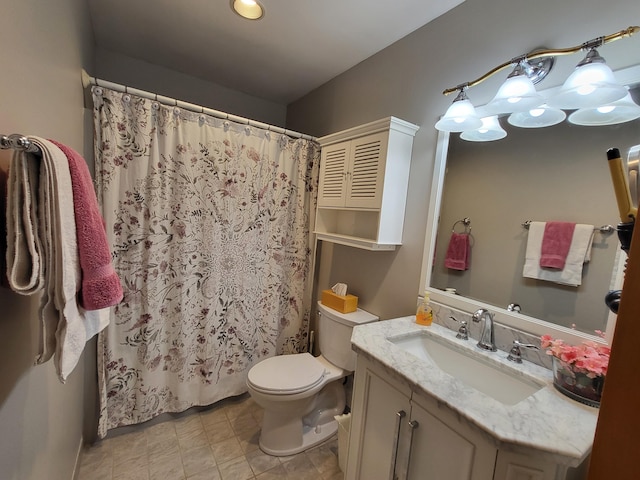 5809 Taylor Mill Rd, Covington, KY 41015 - full bath with vanity and curtained shower
