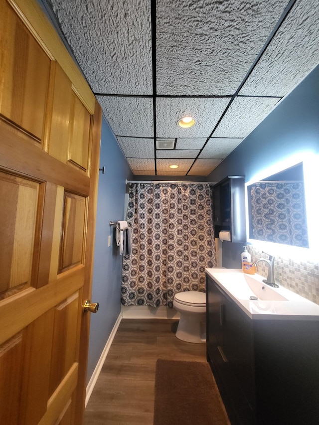 5809 Taylor Mill Rd, Covington, KY 41015 - bathroom featuring vanity, curtained shower, wood finished floors, and recessed lighting