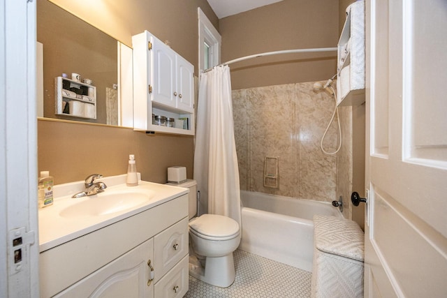 321 6th Ave, Dayton, KY 41074 - bathroom featuring vanity, shower / tub combo, and tile patterned flooring