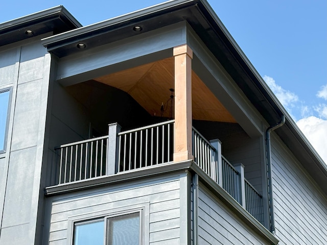 888 Belle Ridge Loop, Bellevue, KY 41073 - view of home's exterior featuring a balcony