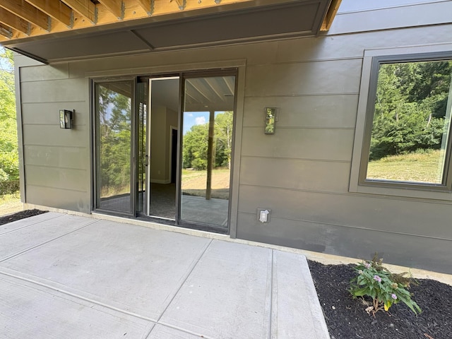 888 Belle Ridge Loop, Bellevue, KY 41073 - entrance to property with a patio