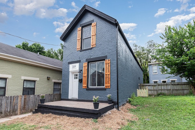 209 Pleasant St, Covington, KY 41011 - photo 1