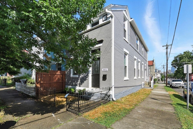 301 Lindsey St, Newport, KY 41071 - photo 1