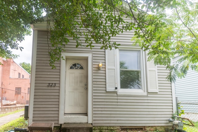 323 Linden St, Covington, KY 41016 - photo 1