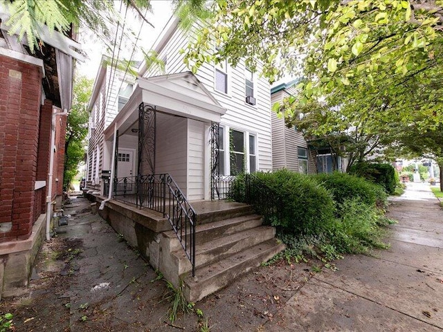 2009 Greenup St, Covington, KY 41014 - photo 1