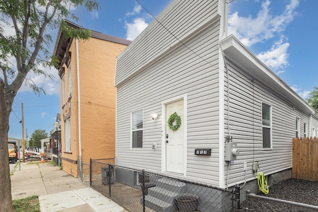 313 W 8th St, Newport, KY 41071 - photo 2