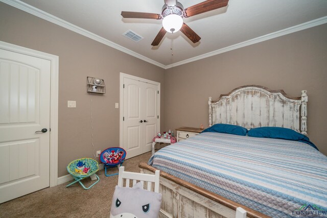 bedroom with carpet, ceiling fan, and ornamental molding