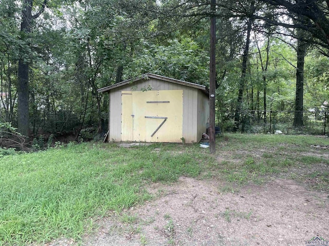 view of outbuilding