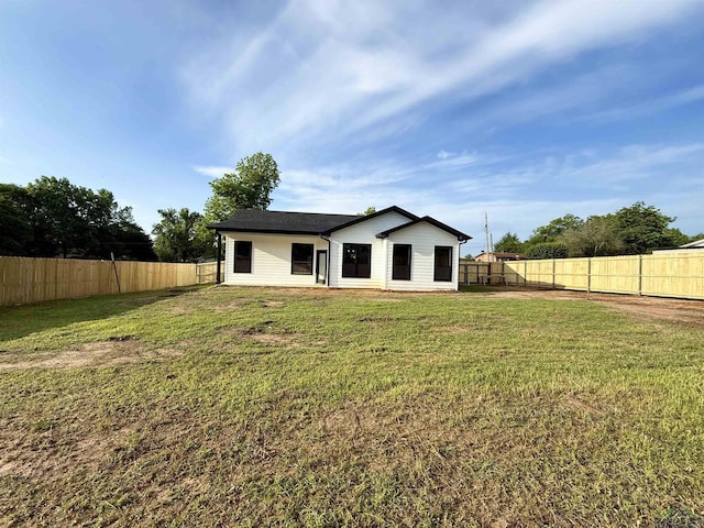 208 W Houston St, Daingerfield, TX 75638 - view of back of house
