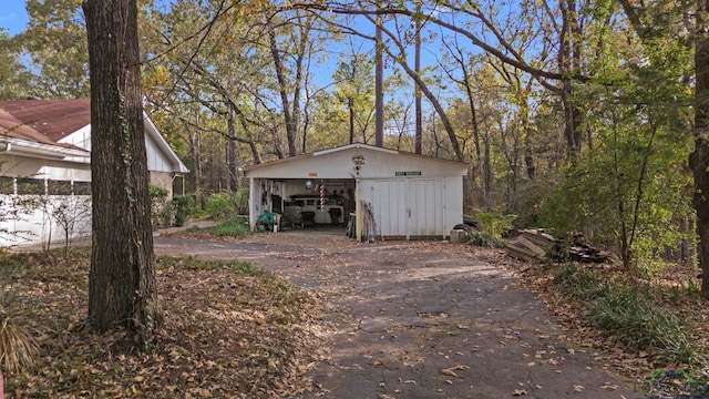 view of outbuilding