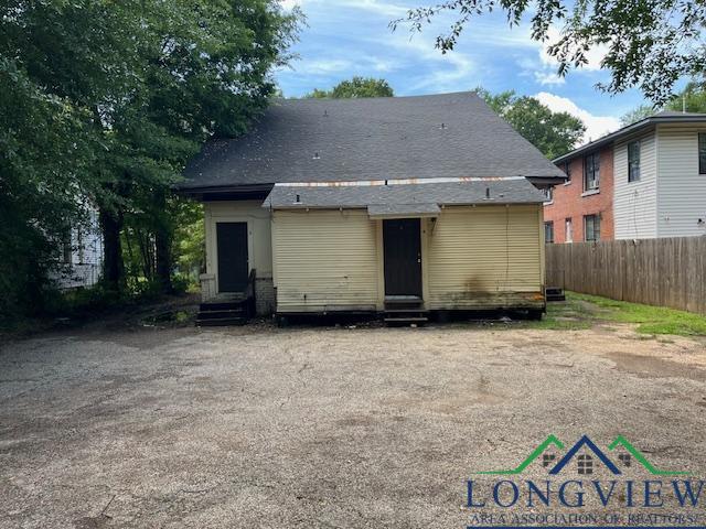 607 W Rusk St, Marshall, TX 75670 - photo 2