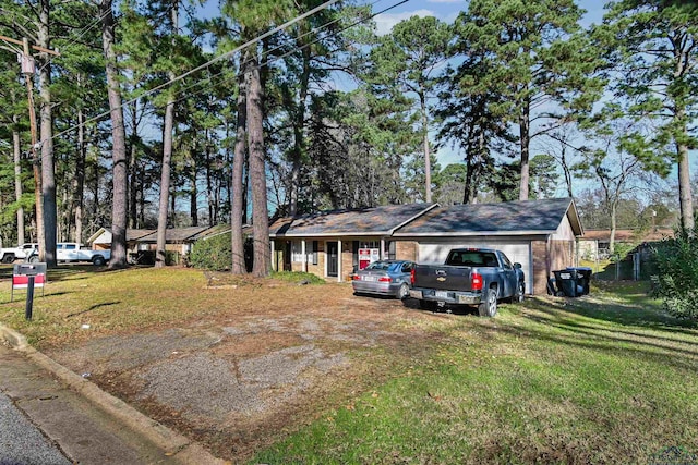 single story home with a front yard