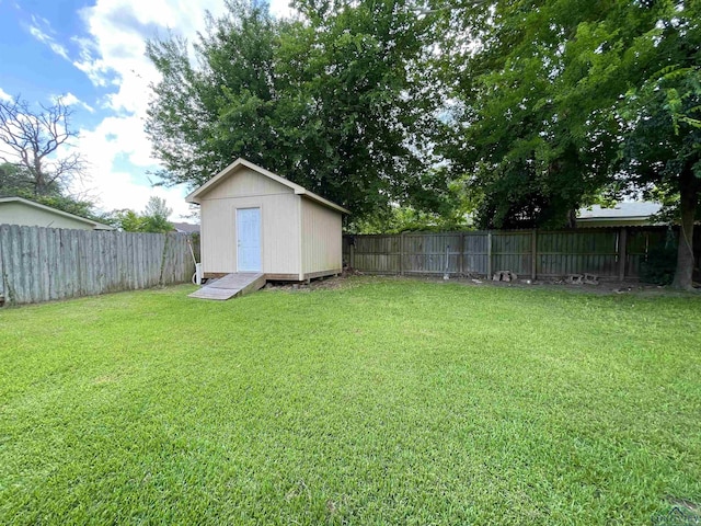 209 Lake Lamond Rd, Longview, TX 75604 - fenced backyard with a storage shed
