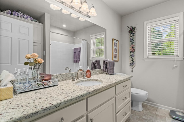 8 Honeysuckle Ln, Longview, TX 75605 - full bathroom featuring baseboards, a shower with curtain, toilet, and vanity