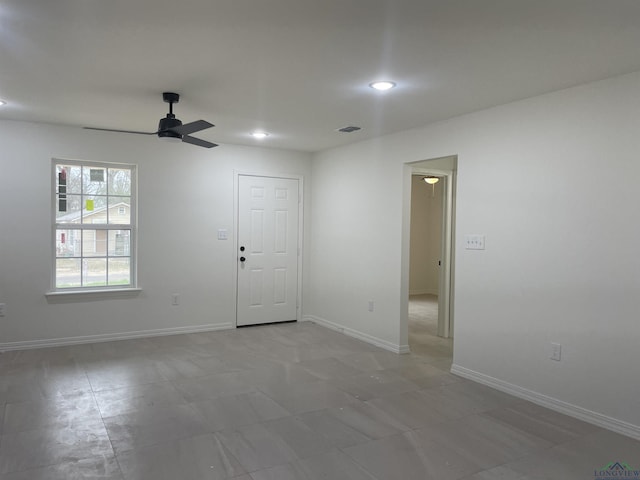 empty room with ceiling fan