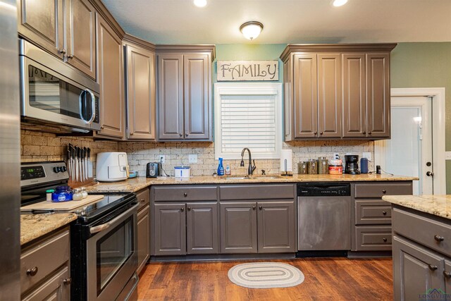 620 Town Oaks Cir, Kilgore, TX 75662 - photo 8