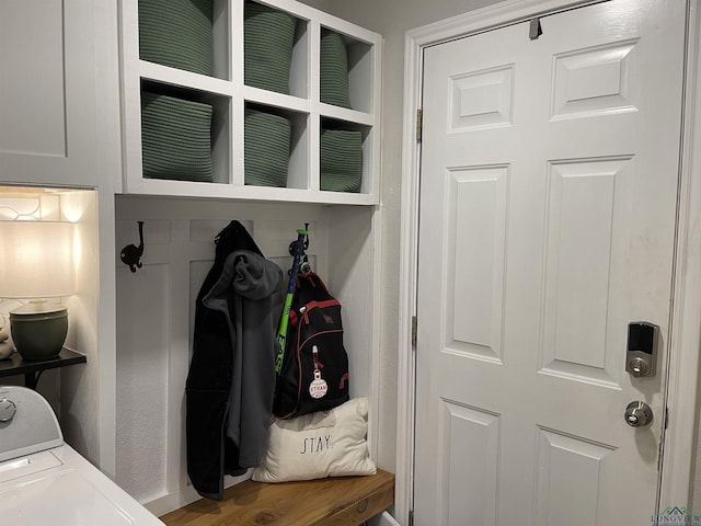 mudroom with washer / dryer