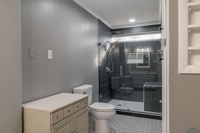 bathroom with built in features, toilet, a shower with shower door, and crown molding