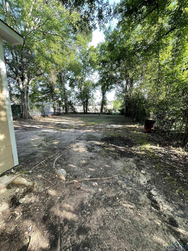 220 Myrle Ave, Longview, TX 75602 - view of yard
