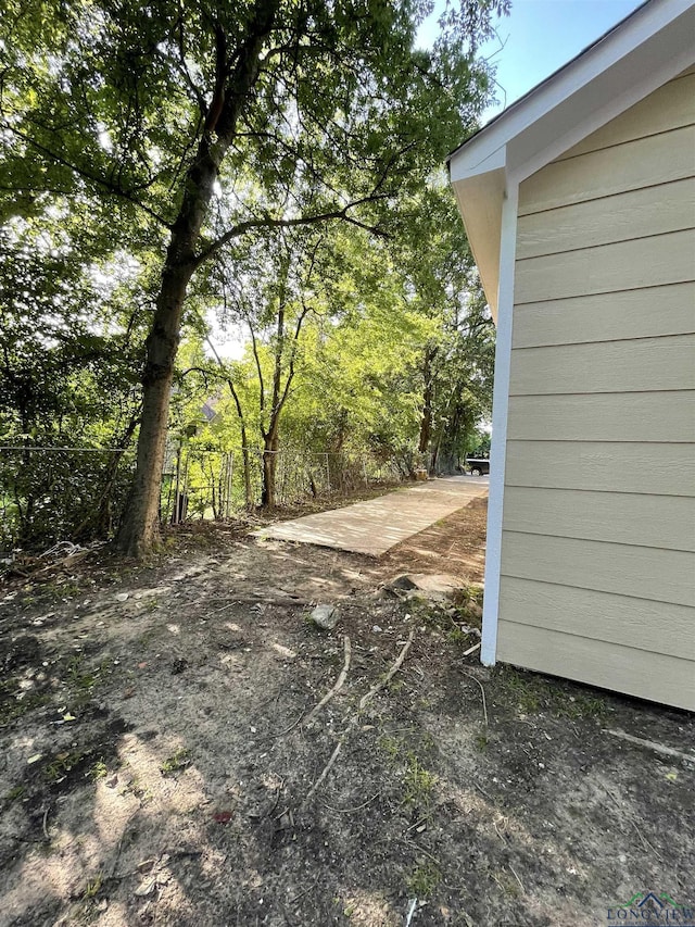 220 Myrle Ave, Longview, TX 75602 - view of yard