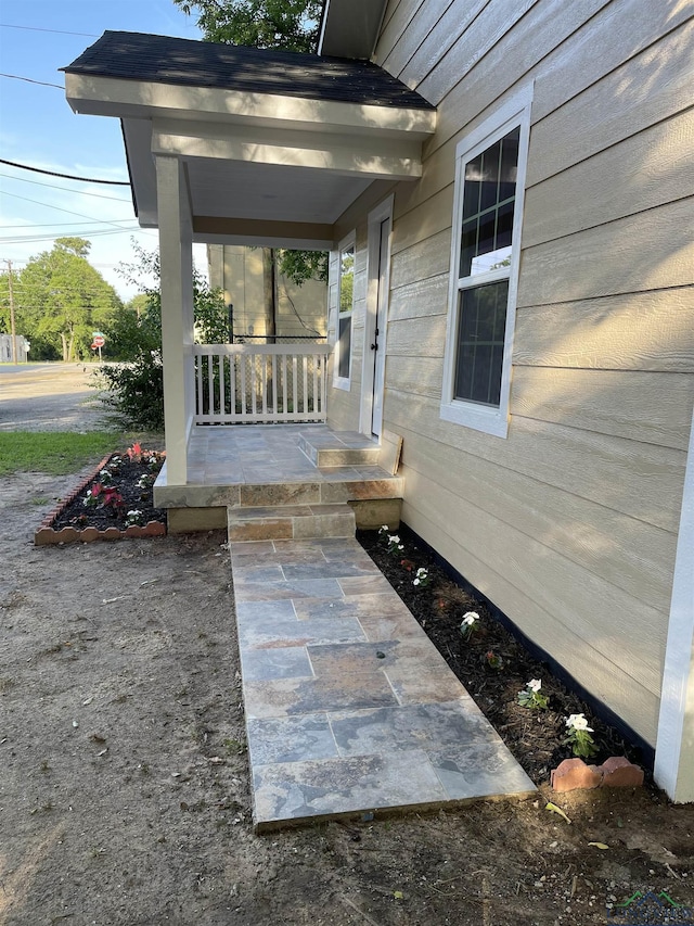 220 Myrle Ave, Longview, TX 75602 - view of covered porch