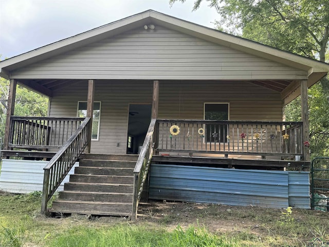 view of front facade with covered porch