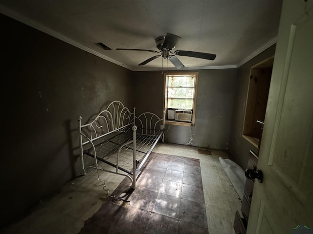 empty room with ceiling fan, cooling unit, and crown molding