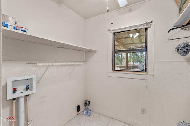 laundry room with washer hookup