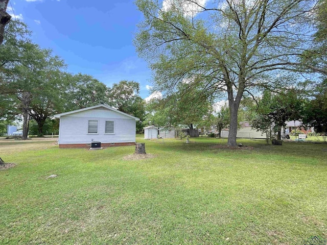 view of grassy yard