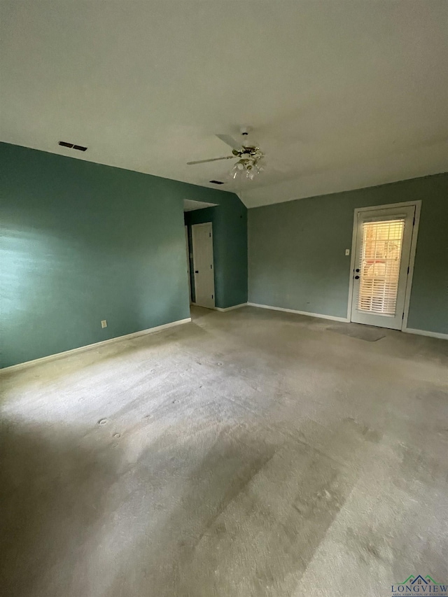 empty room with ceiling fan